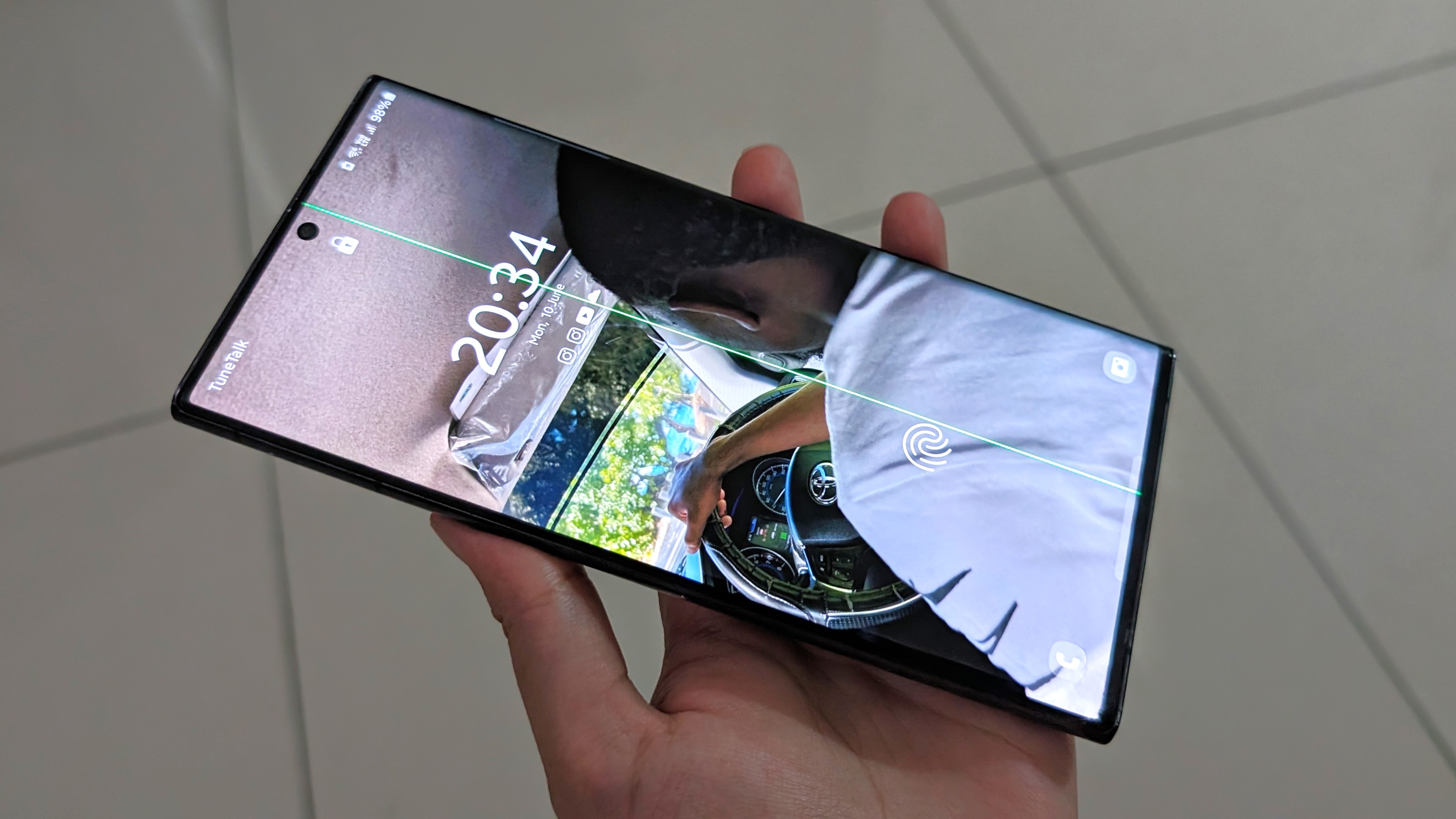 Green line of death on the Samsung Galaxy S22 Ultra