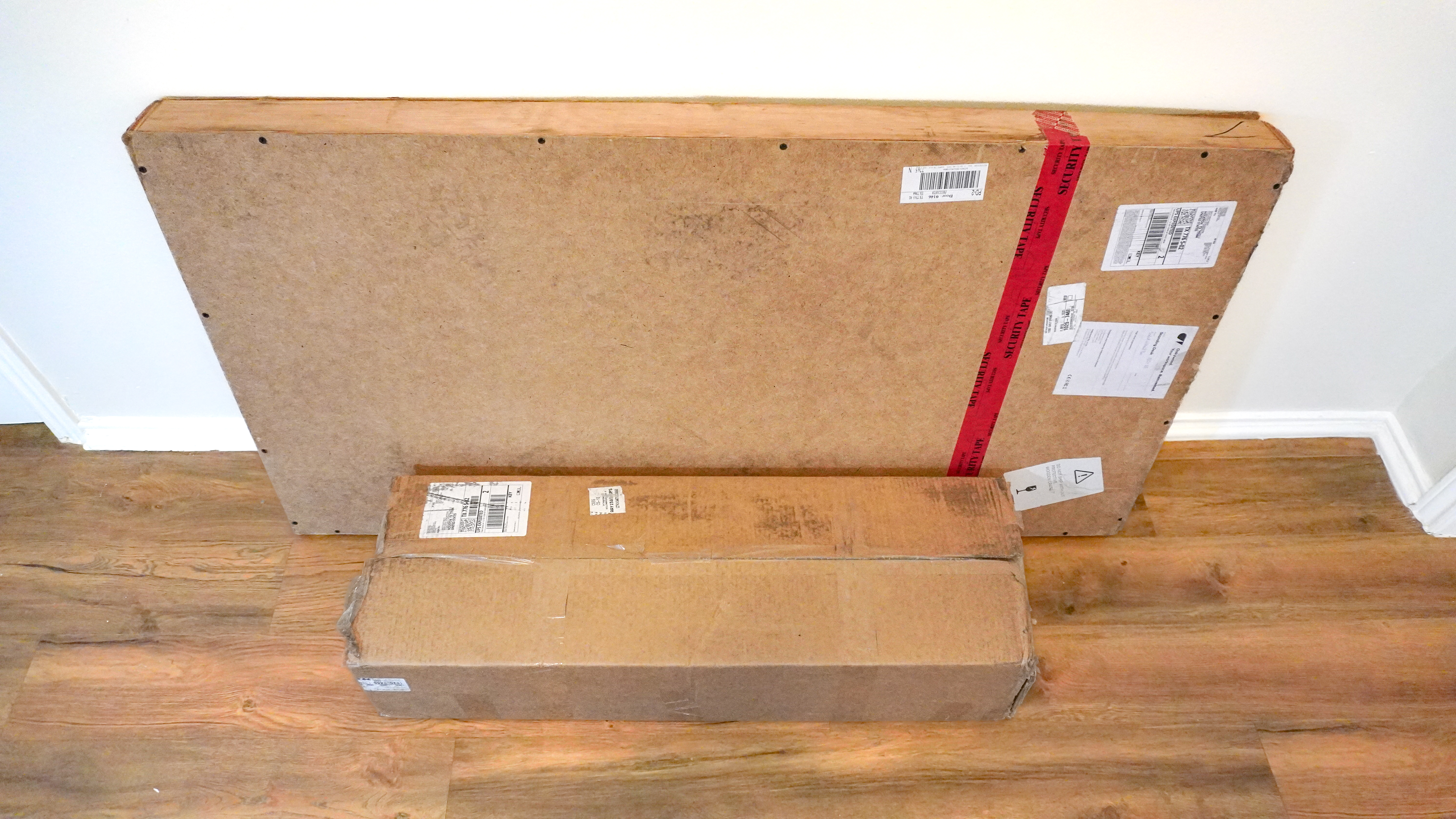The two boxes the Oakywood Standing Desk Pro arrived in