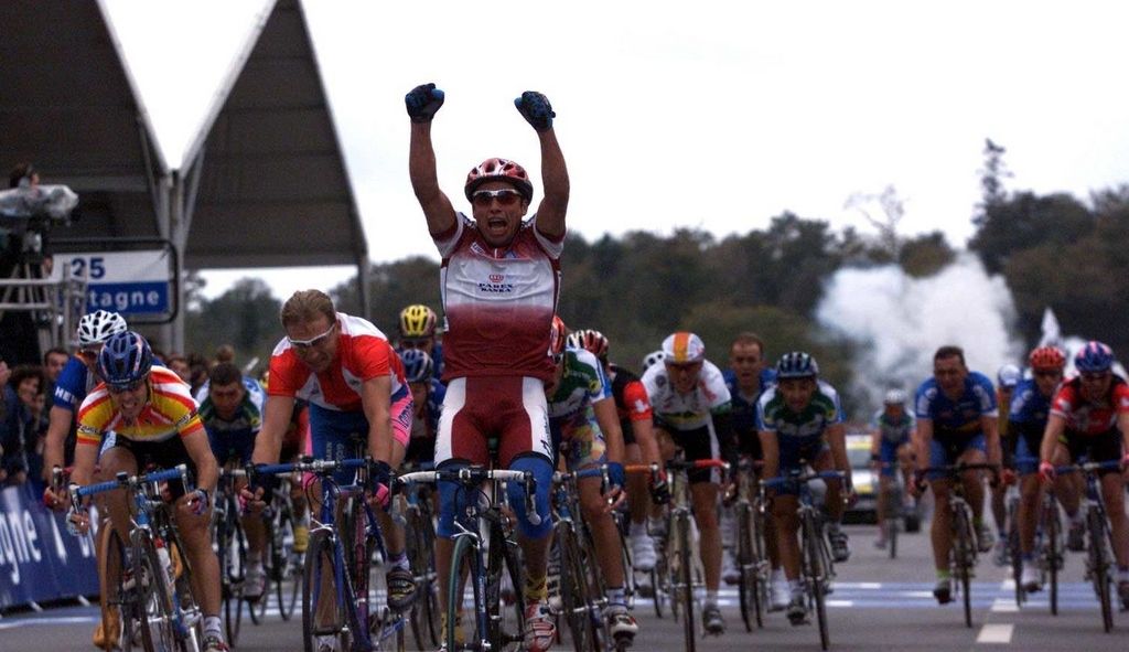 The first rainbow jersey of the 2000s went to Romāns Vain&scaron;teins of Latvia
