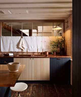 deVOL Sebastian Cox kitchen wood cabinets