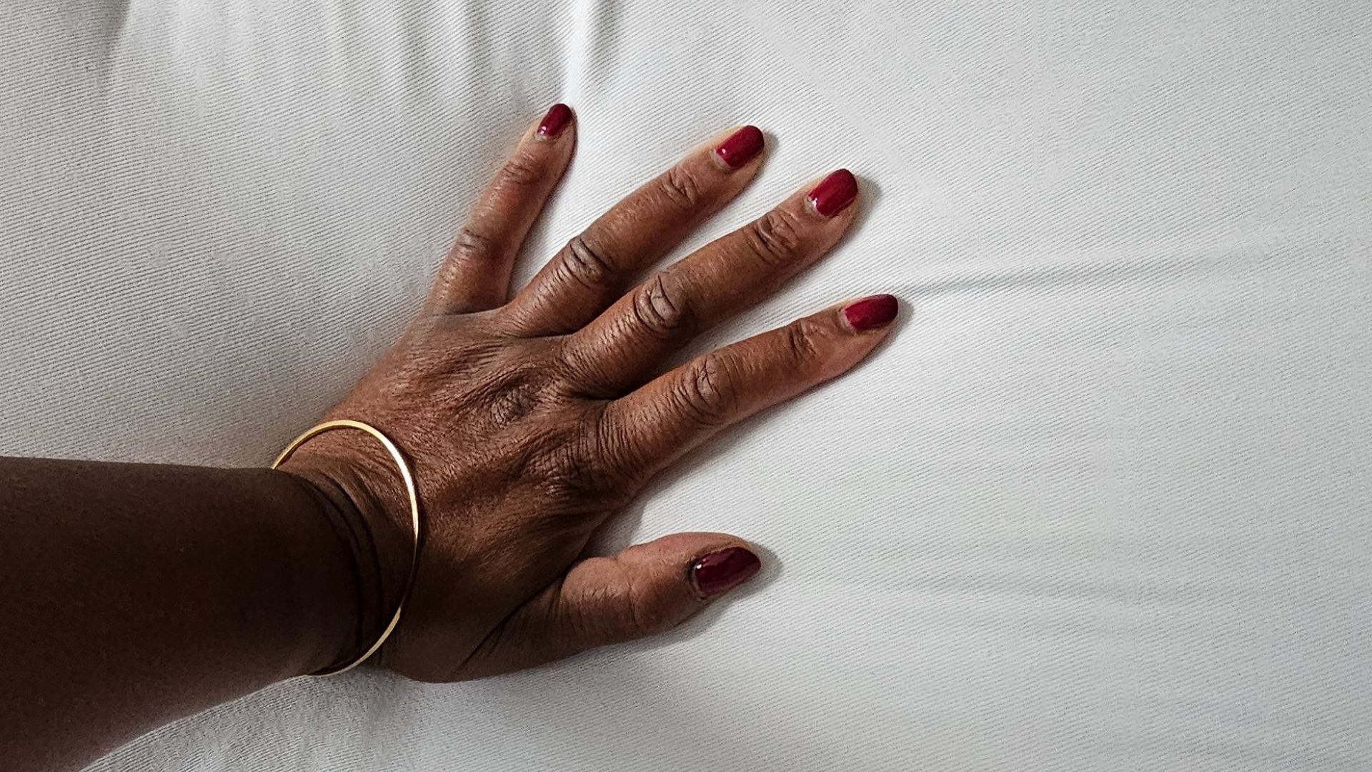 The Comfybedss Korinthian 1000 Pocket Sprung Mattress in Joyce's home