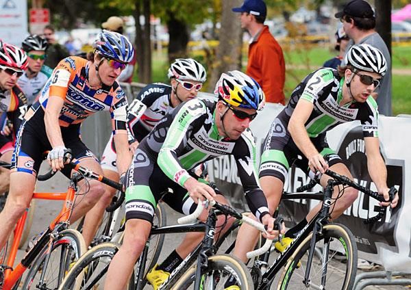 Cyclocrossworld.com Team going 1-2-3 at the start.