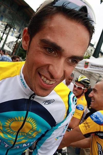 Contador gets ready to race