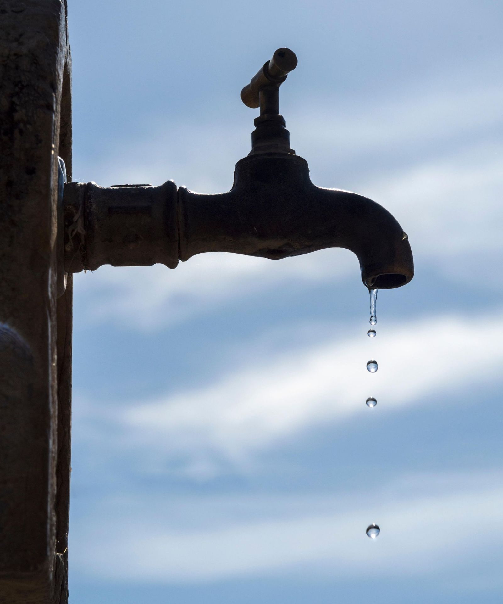 Should I let my outdoor faucet drip to prevent freezing? Homes & Gardens