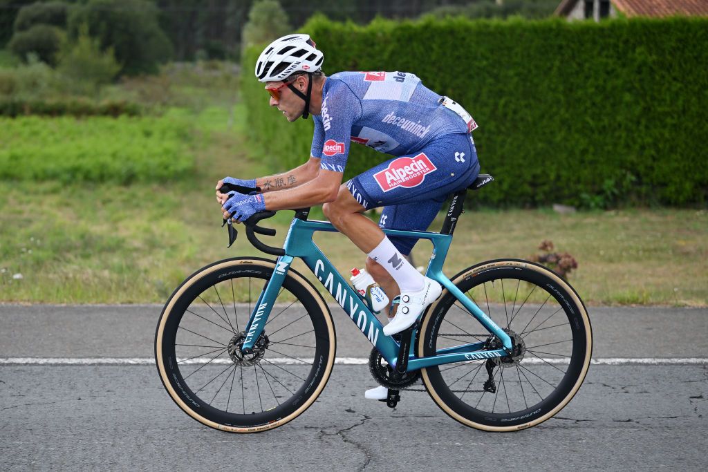 PADRON SPAIN AUGUST 28 Xandro Meurisse of Belgium and Team Alpecin Deceuninck competes during the La Vuelta 79th Tour of Spain 2024 Day 11 a 1665km stage from Padron to Padron UCIWT on August 28 2024 in Padron Spain Photo by Dario BelingheriGetty Images