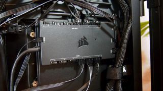 Corsair iCue 5000T RGB tower case Command controller