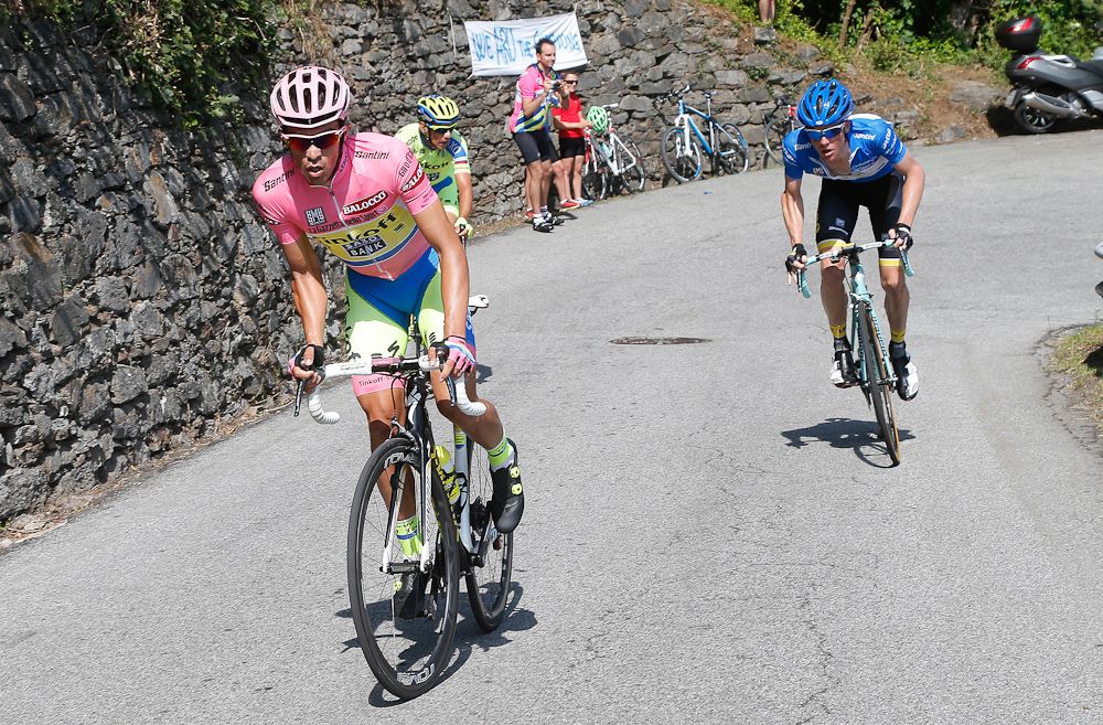 Alberto Contador drops Steven Kruijswijk during stage 18 of the Giro d'Italia.