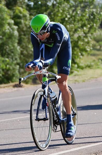 Xavier Tondo (Movistar) rode to a stage win and the leader's jersey in the 19.5km time trial.
