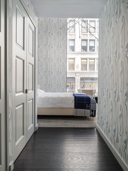 This Manhattan Home has a Wow-Factor Powder Room You Need to See