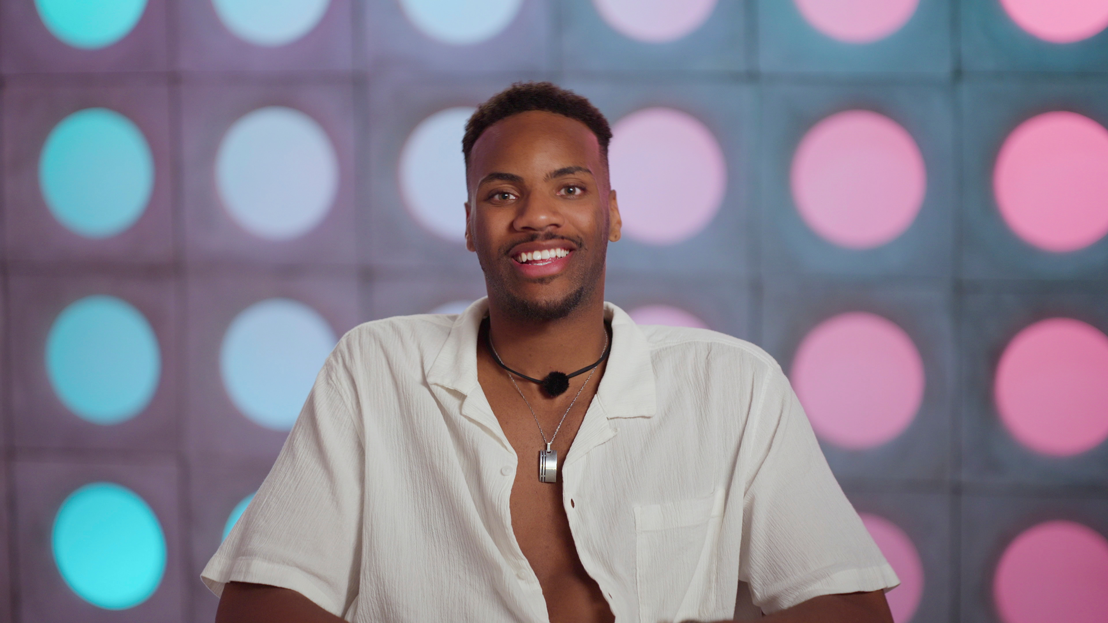 Justin Briggs in episode 107 of Sneaky Links: Dating After Dark.