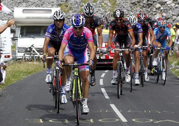 Damiano Cunego (Lampre - Farnese Vini) leads the breakaway.
