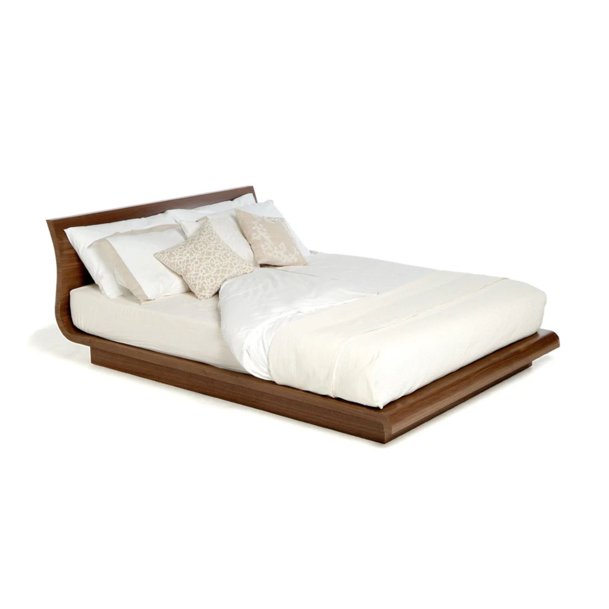 Tom Schneider, Elle Bed