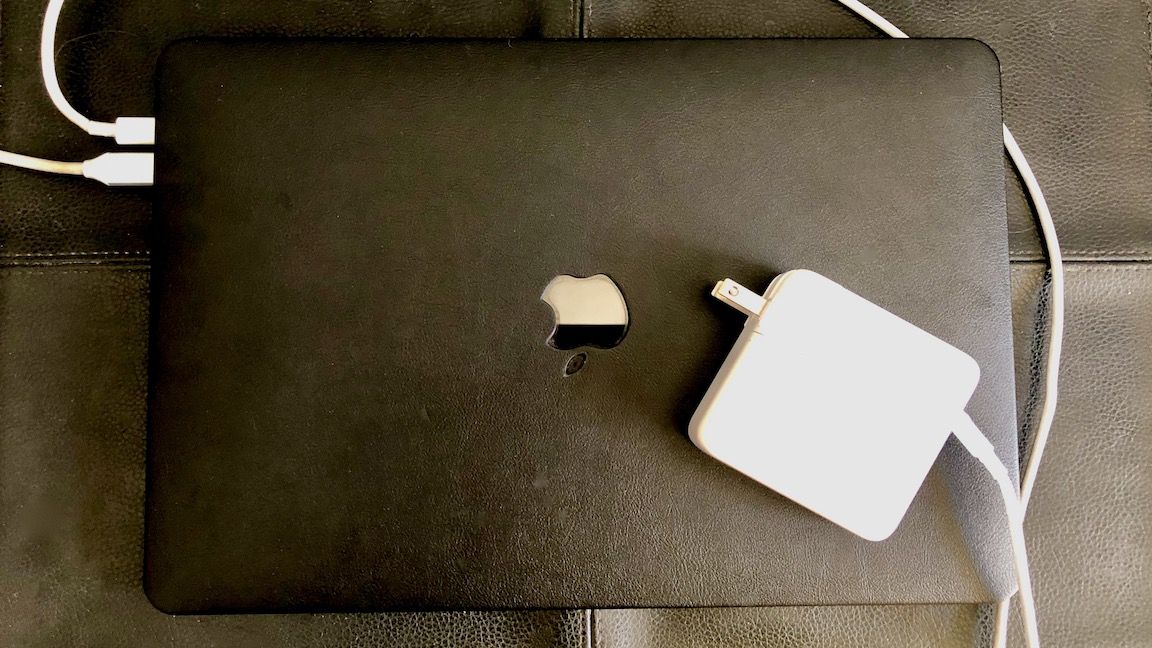 APPLE MacBook Pro 14-Inch with M1 Pro Chip 67W USB-C Charger & MagSafe 3  Cable