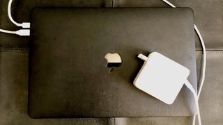 MacBook Pro 2019 and Apple charger 