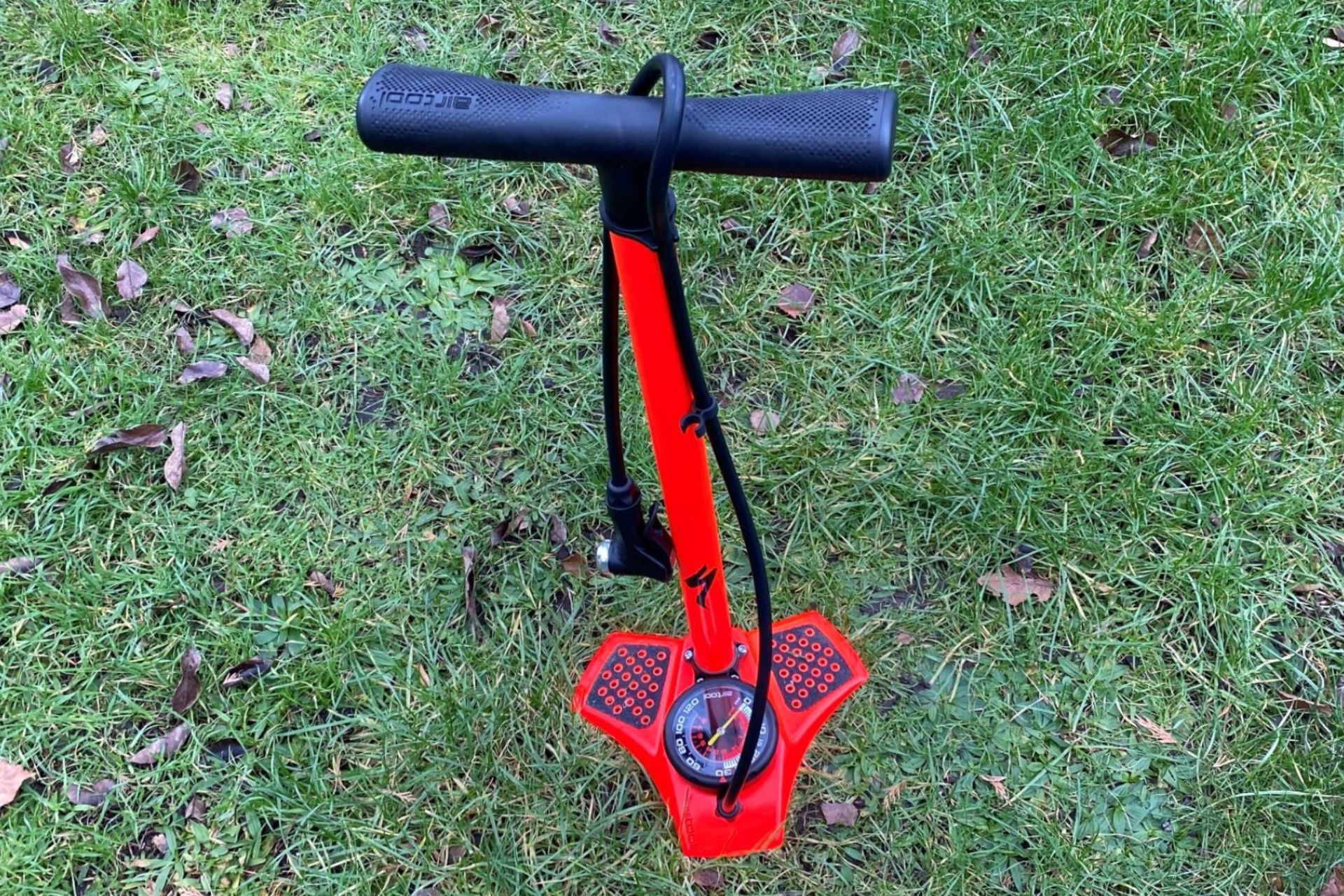 Specialized Air Tool Comp which is one of the best floor bike pumps