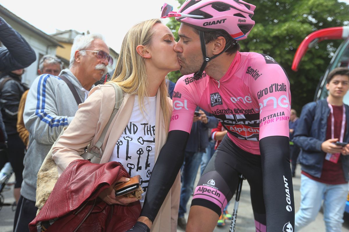 Tom Dumoulin (Giant-Alpecin) gets a good luck kiss