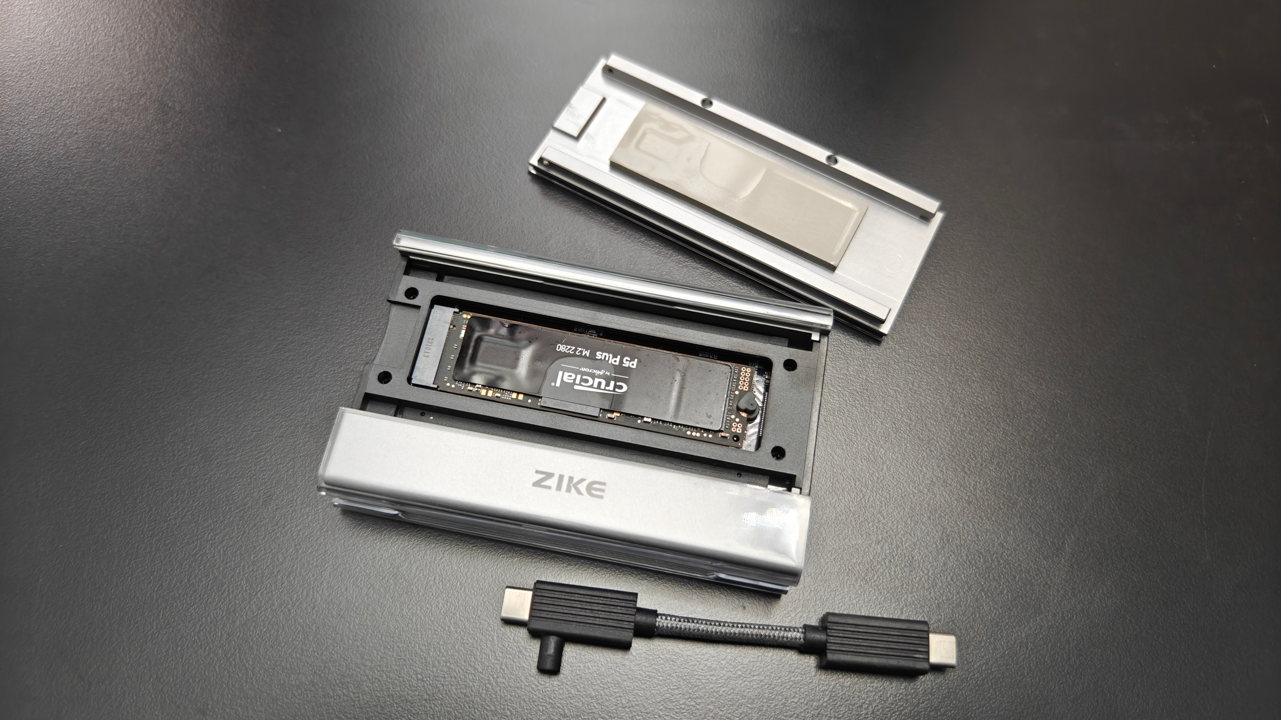 ZikeDrive USB4 NVMe SSD-Gehäusebaugruppe