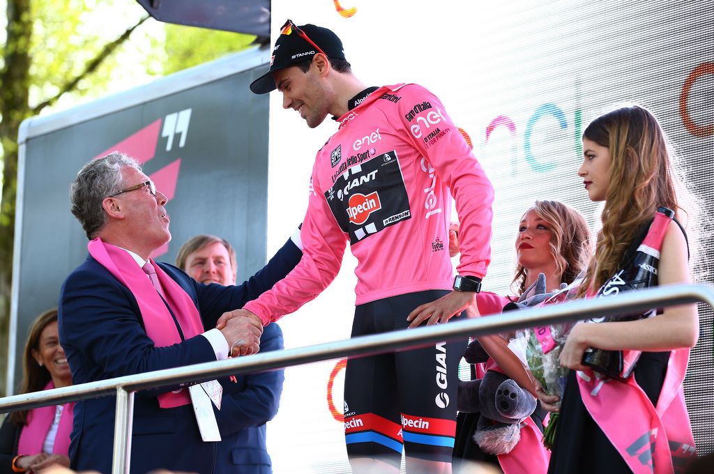 Tom Dumoulin (Giant-Alpecin) in congratulated on the podium