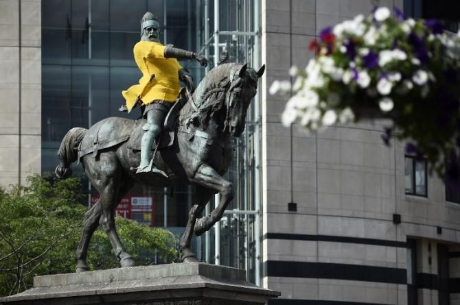 The Black Prince looks quite fine in yellow