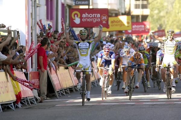 Cavendish beats Tyler Farrar