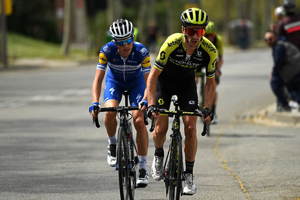Adam Yates and Enric Mas on the attack