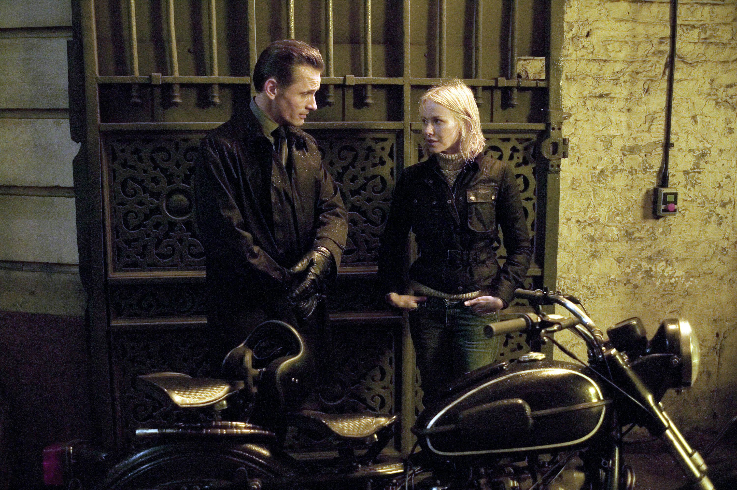Viggo Mortensen and Naomi Watts star