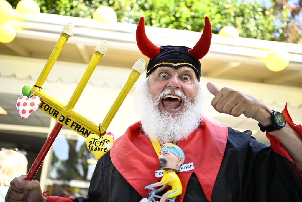 Iconic roadside fan Didi the Devil robbe