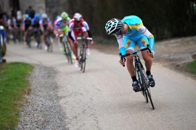 Enrico Gasparotto (Astana) checks the competition enroute to victory at the Amstel Gold Race