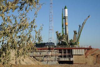 Progress M-17M Cargo Vehicle Moved to Launch Pad