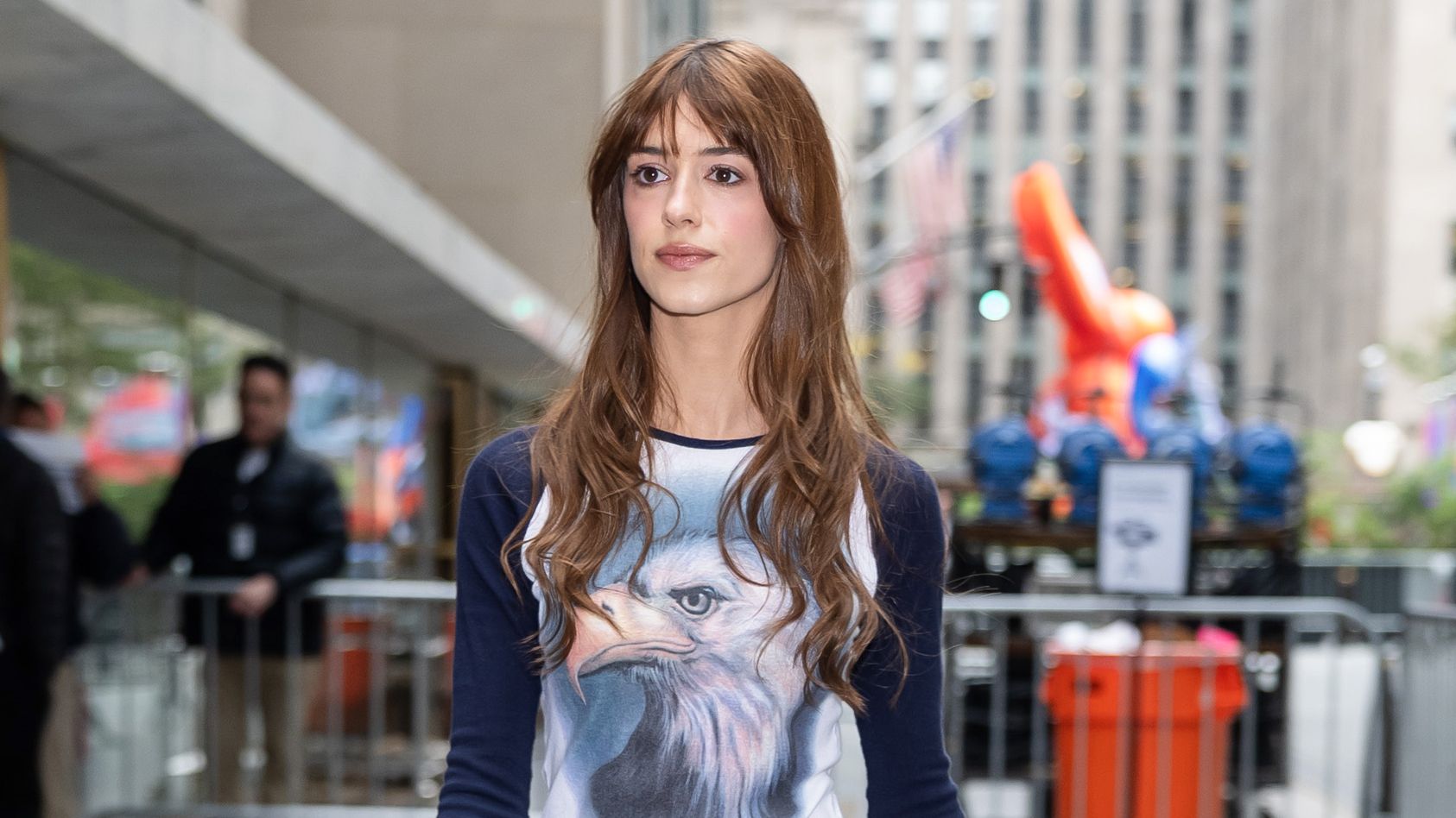 Daisy's T-Shirt Stays but the Jeans and Sneakers Are Gone