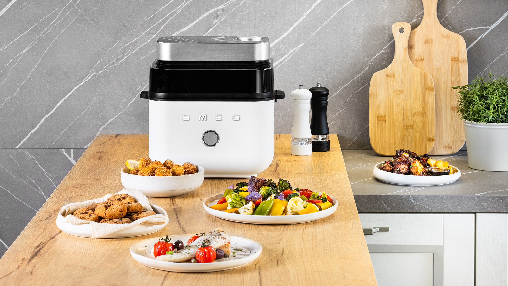 Smeg air fryer in white
