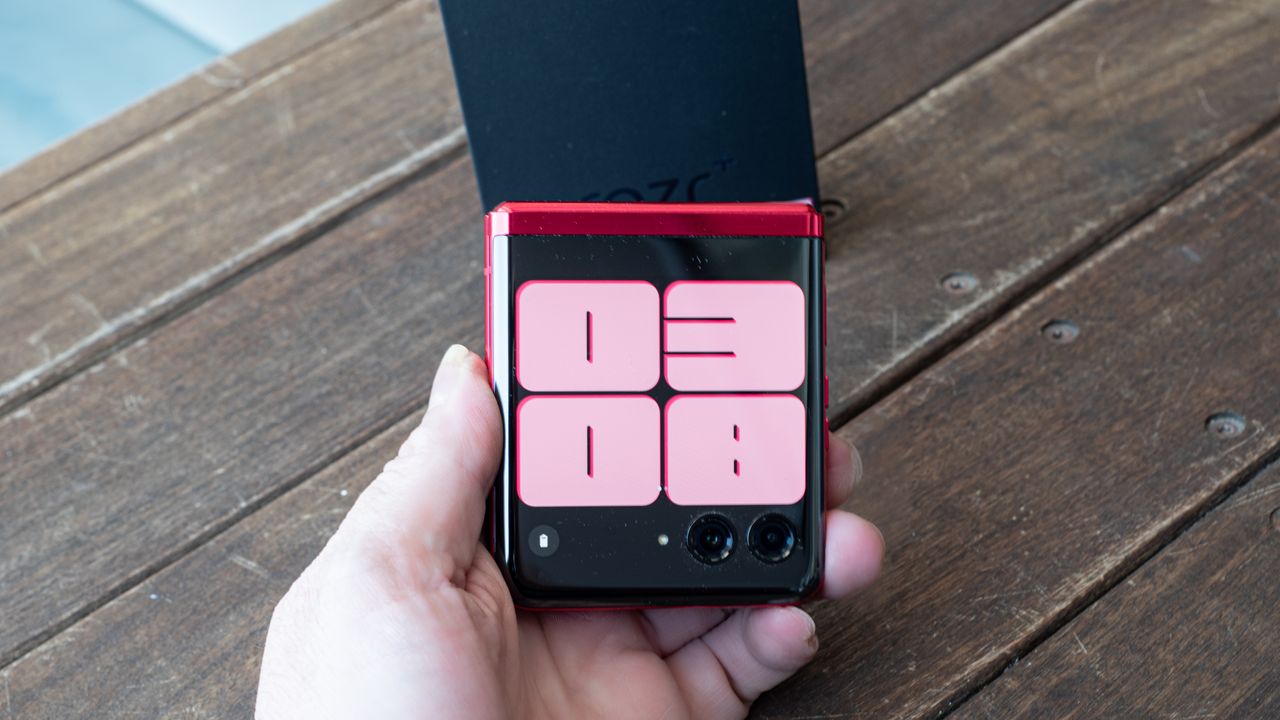 Motorola Razr Plus (2023)