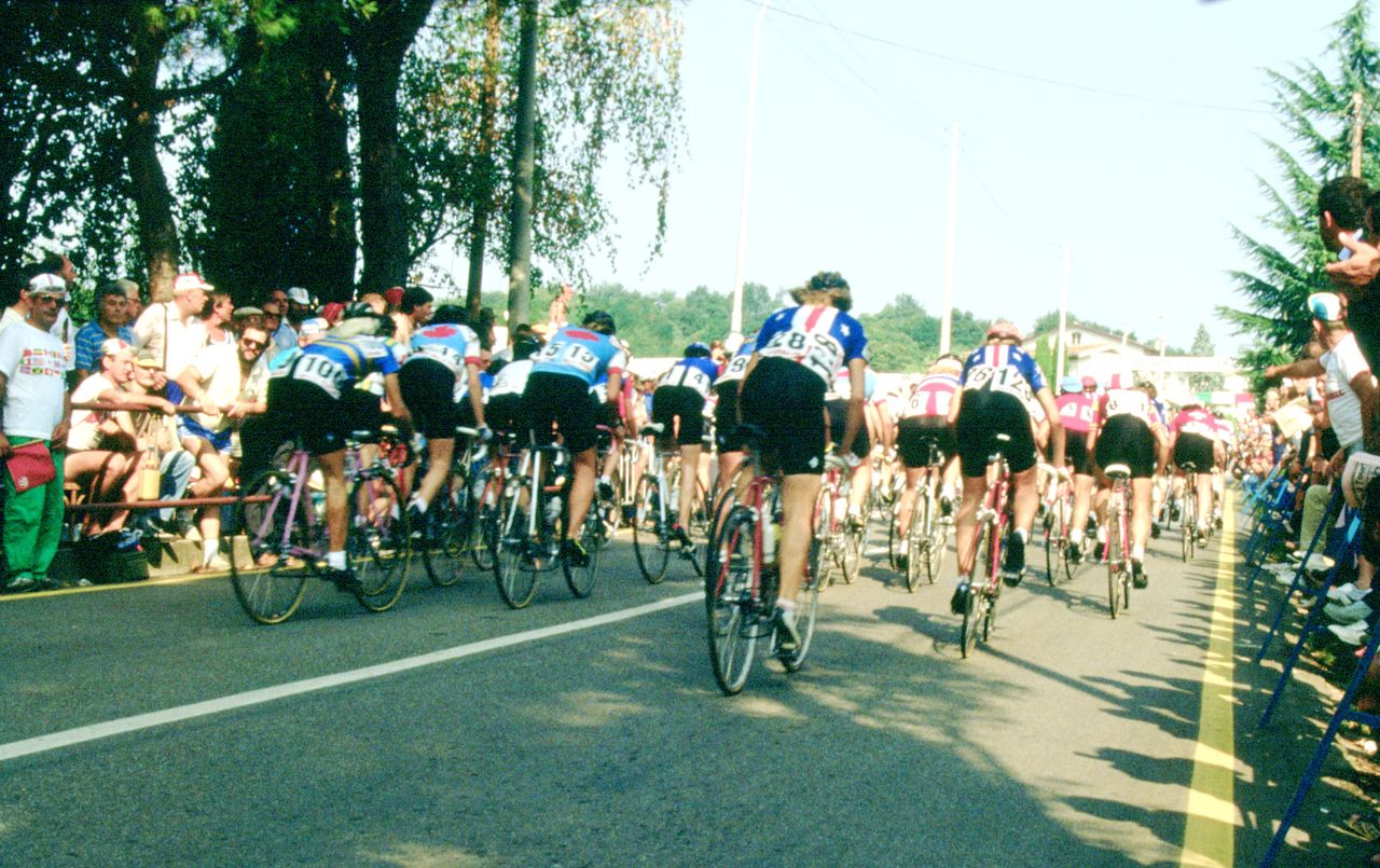 The peloton of the 1985 road race