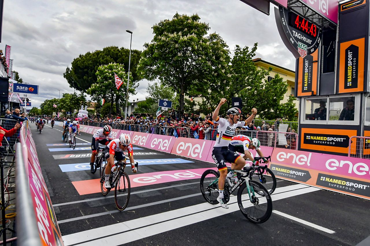 Ackermann wins stage 2