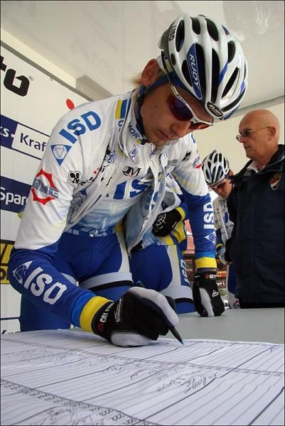The ISD Continental Team signs in for stage 2.