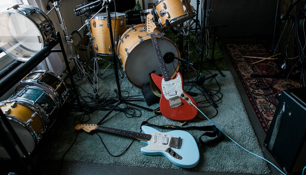 Fender&#039;s newly relaunched Kurt Cobain Jag-Stang guitar