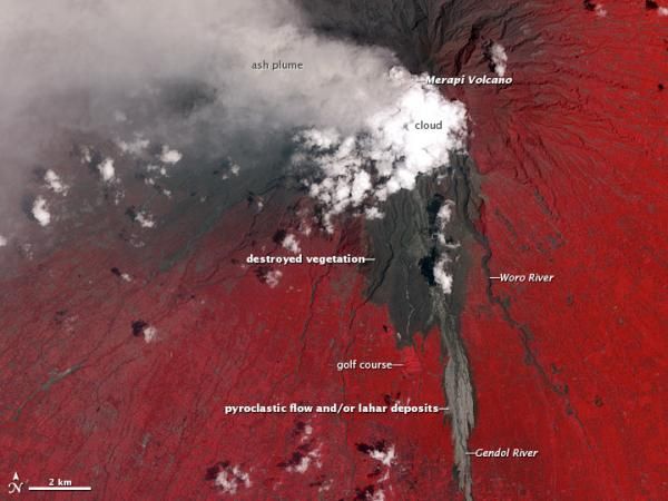 merapi-nasa-eruption-101116-02