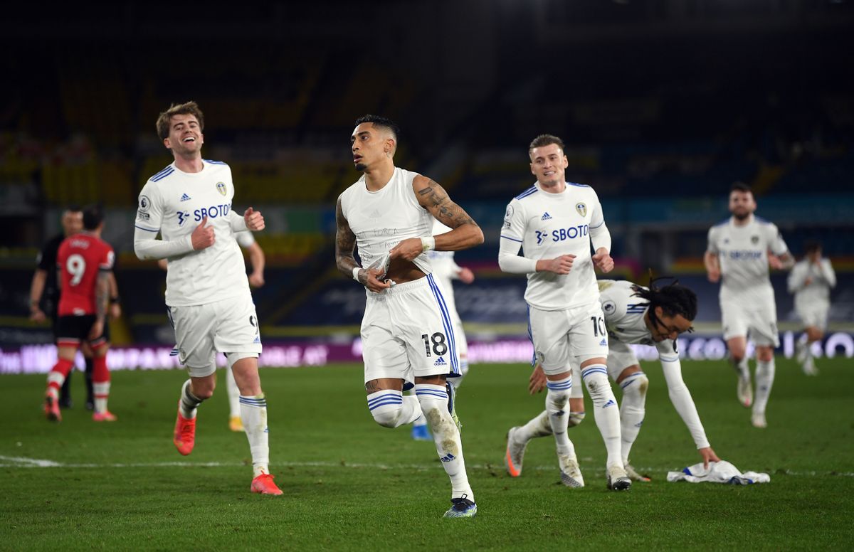 Marcelo Bielsa heaps praise on 'spontaneous' Leeds winger ...