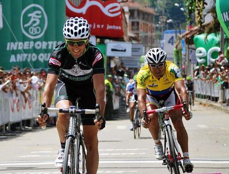 Oscar Sevilla outsprints race leader Felix Rafael Cardenas to win stage 8.
