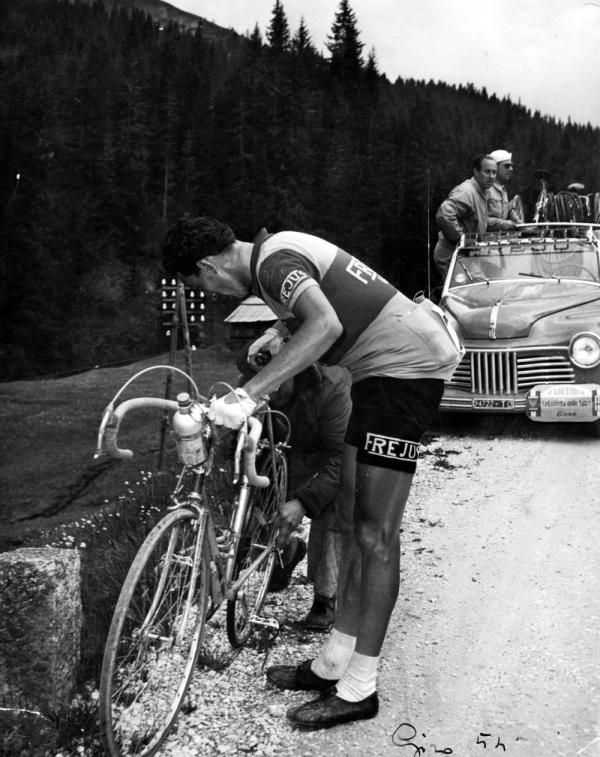 Tino Coletto is troubled by a mechanical problem