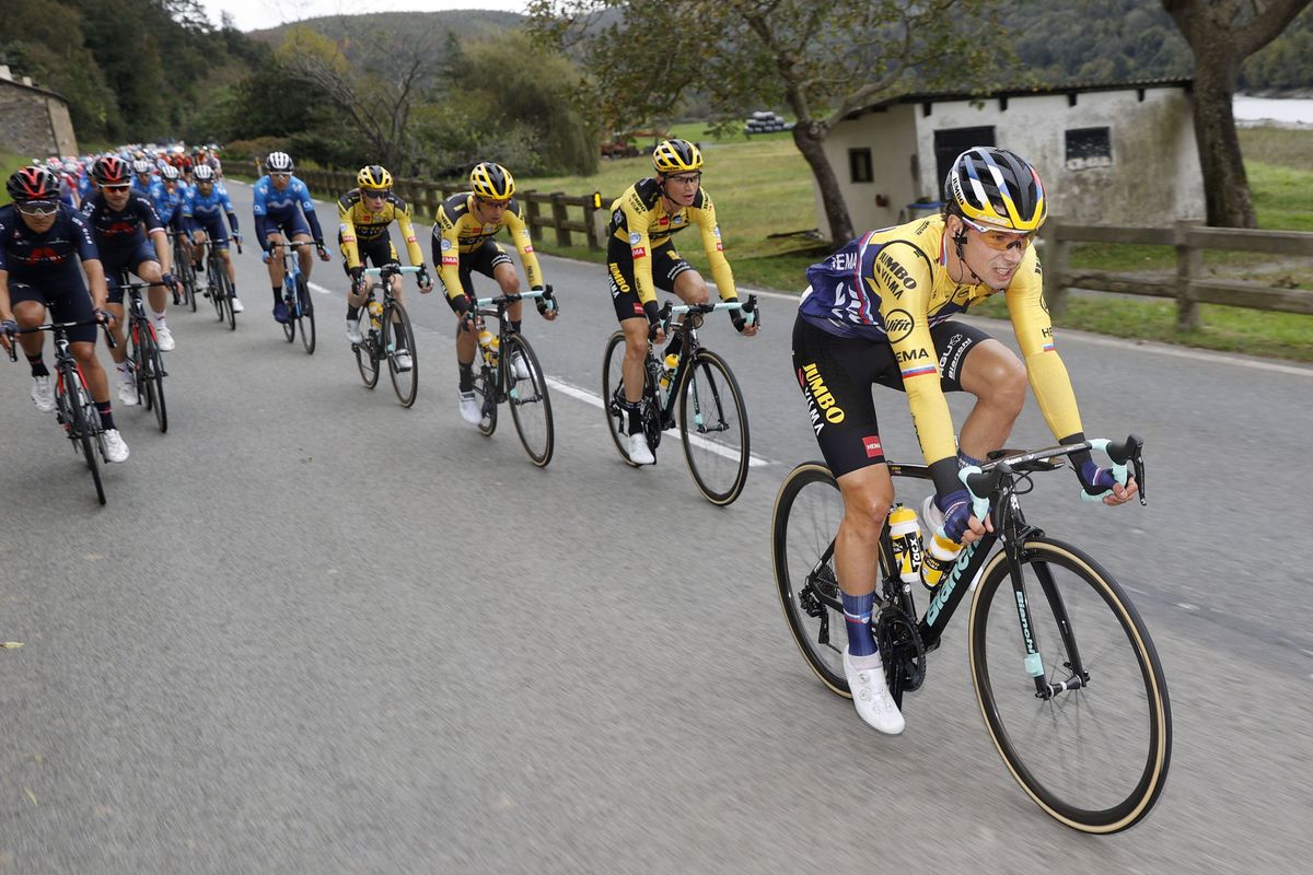 Cycling: Vuelta Espa&Atilde;&plusmn;a 2020 / Tour Spain 2020 / 1 Etapa / 1 Stage /
SING CONTROL / CONTROL DE FIRMAS / ROGLIC, Primo&Aring;&frac34; (SLO) /
Ir&Atilde;&ordm;n - Arrate (173 km) 20-10-2020/
Cycling: Vuelta Espa&Atilde;&plusmn;a 2020 / Tour Spain 2020 / 1 Etapa / 1 Stage /
Luis Angel Gomez
&Acirc;&copy;PHOTOGOMEZSPORT2020