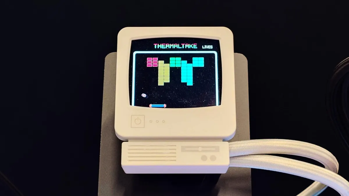 Кулер СЖО Thermaltake Retro 360 Ultra Водоблок СЖО Thermaltake Retro 360 Ultra с дисплеем в виде ЭЛТ-монитора
