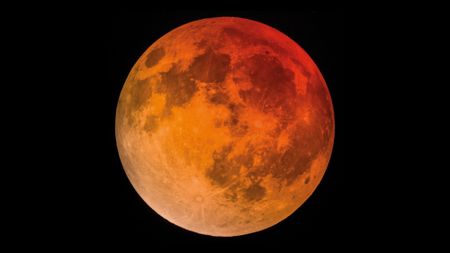 Close-up image of Blood Moon from 2014