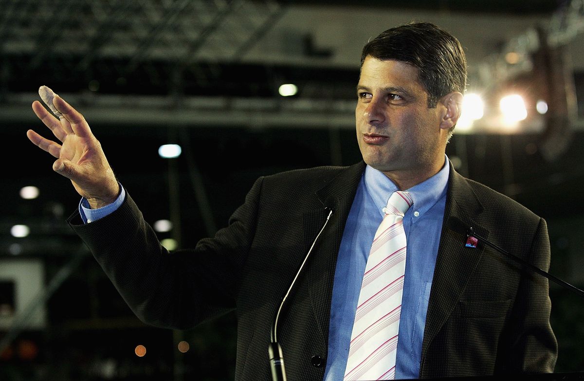 Cycling Australia named Steve Bracks as the new federation chairman