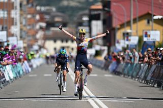 Vuelta a Burgos Féminas: Mischa Bredewold claims stage 3 victory in two-up sprint against Mireia Benito