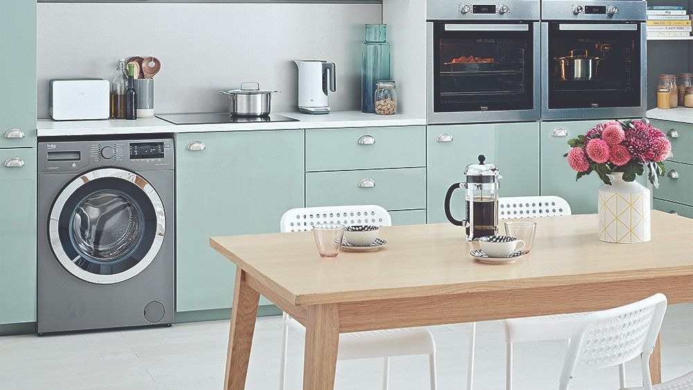 Kitchen with dinning table and chairs