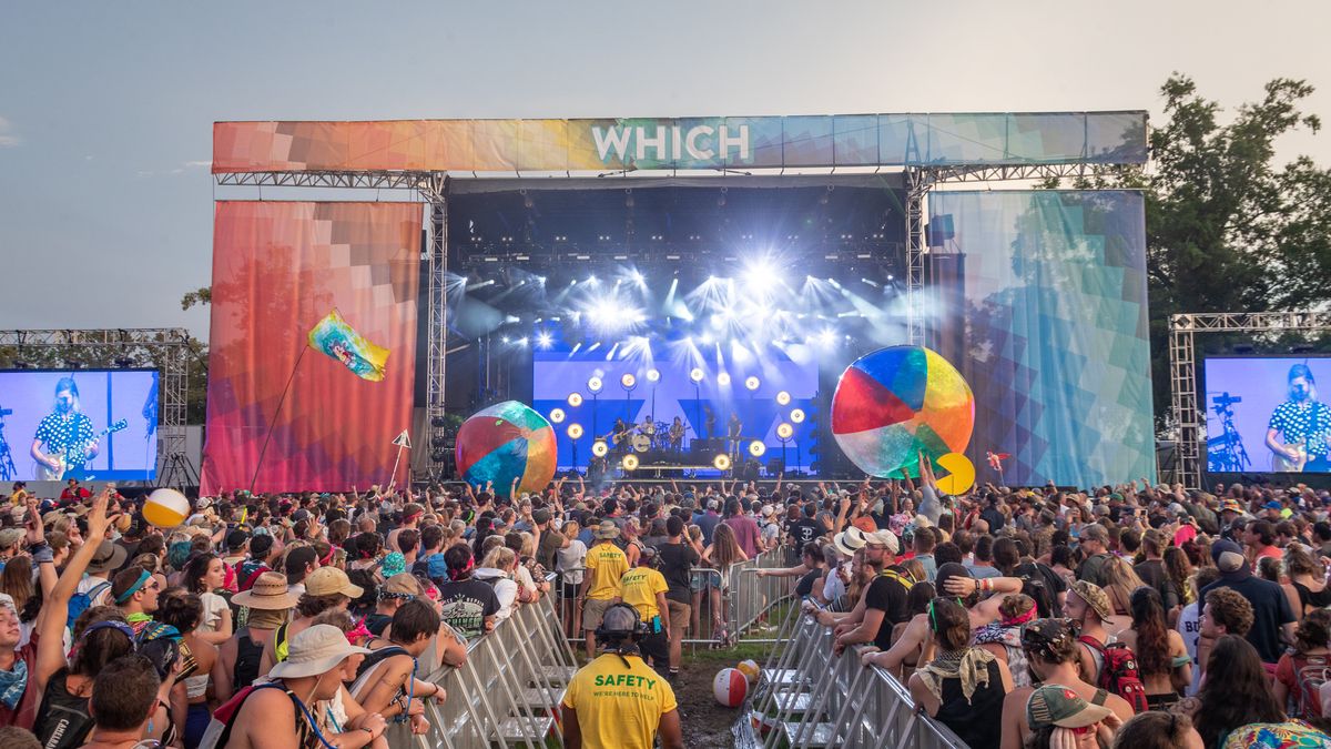 Bonnaroo music festival stage and crowd in 2018