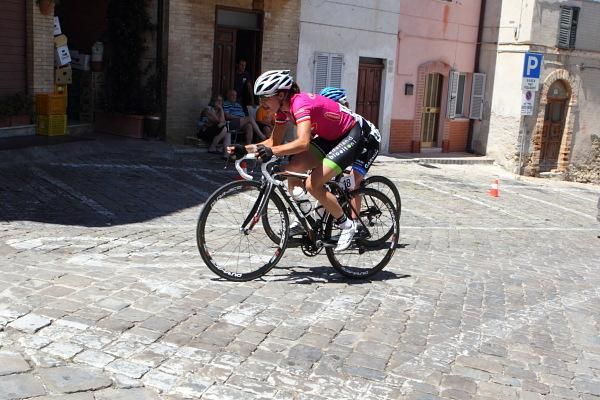 Marianne Vos (Nederland Bloeit) and Emma Pooley (Garmin-Cervelo) on the penultimate climb of the day