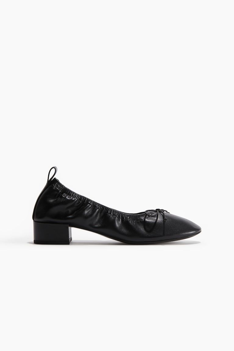 Bow-Front Court Shoes