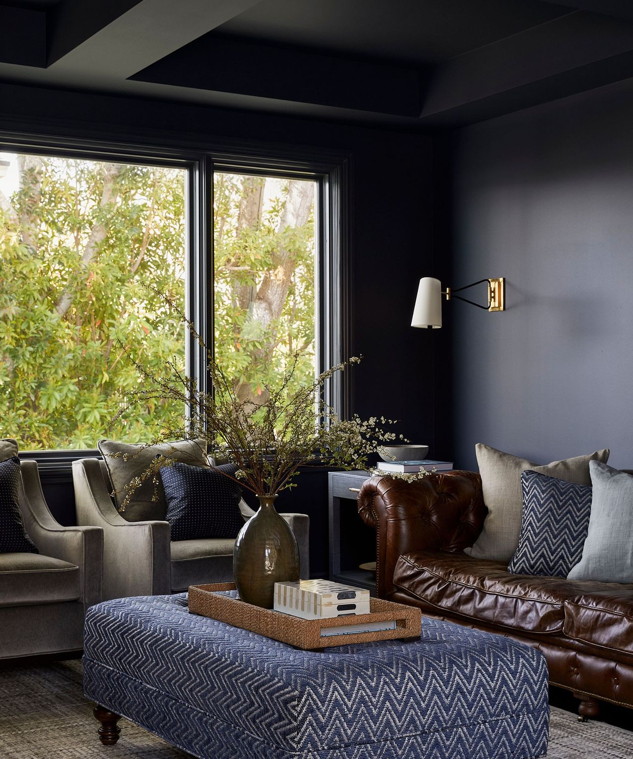 How to decorate with Hale Navy by Benjamin Moore | Homes and Gardens